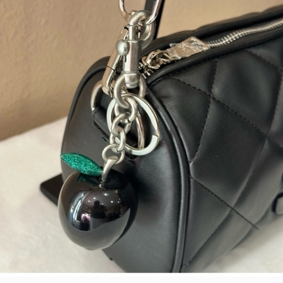 Steve Madden Black Quilted Crossbody Bag - Picture 3 of 9